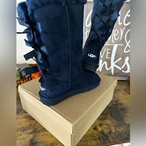 Bailey Bow Ugg Boot Tall -Rich Navy- Size 8